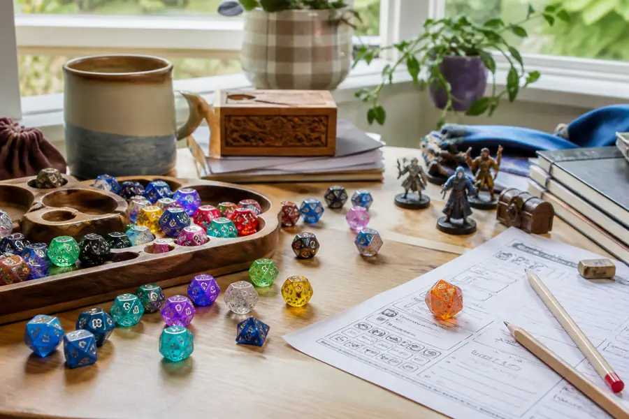 Dés et fiche de personnage, jeu de rôle solo